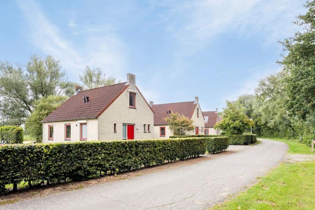 Vakantiehuis Aan Het Water -Incl Laadpaal- Ewijk Exterior foto