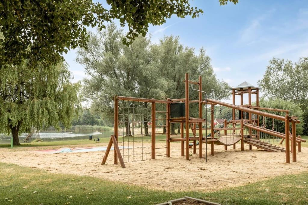 Vakantiehuis Aan Het Water -Incl Laadpaal- Ewijk Exterior foto